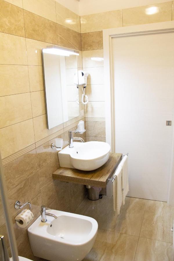 B&B Imperial Exclusive Rooms & Breakfast Porto Cesareo Exteriör bild