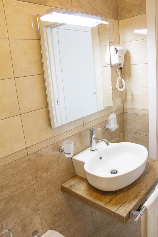 B&B Imperial Exclusive Rooms & Breakfast Porto Cesareo Exteriör bild